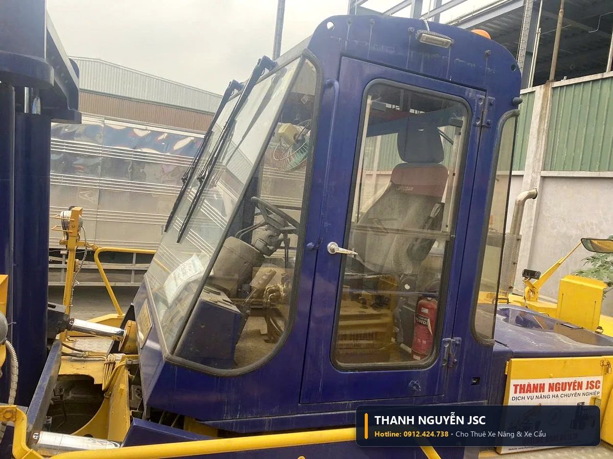 Cabin xe nâng 25 tấn gắn logo thương hiệu ASIA-APPOLO tại Bắc Giang và hotline 0912.424.738 điều xe 24/7