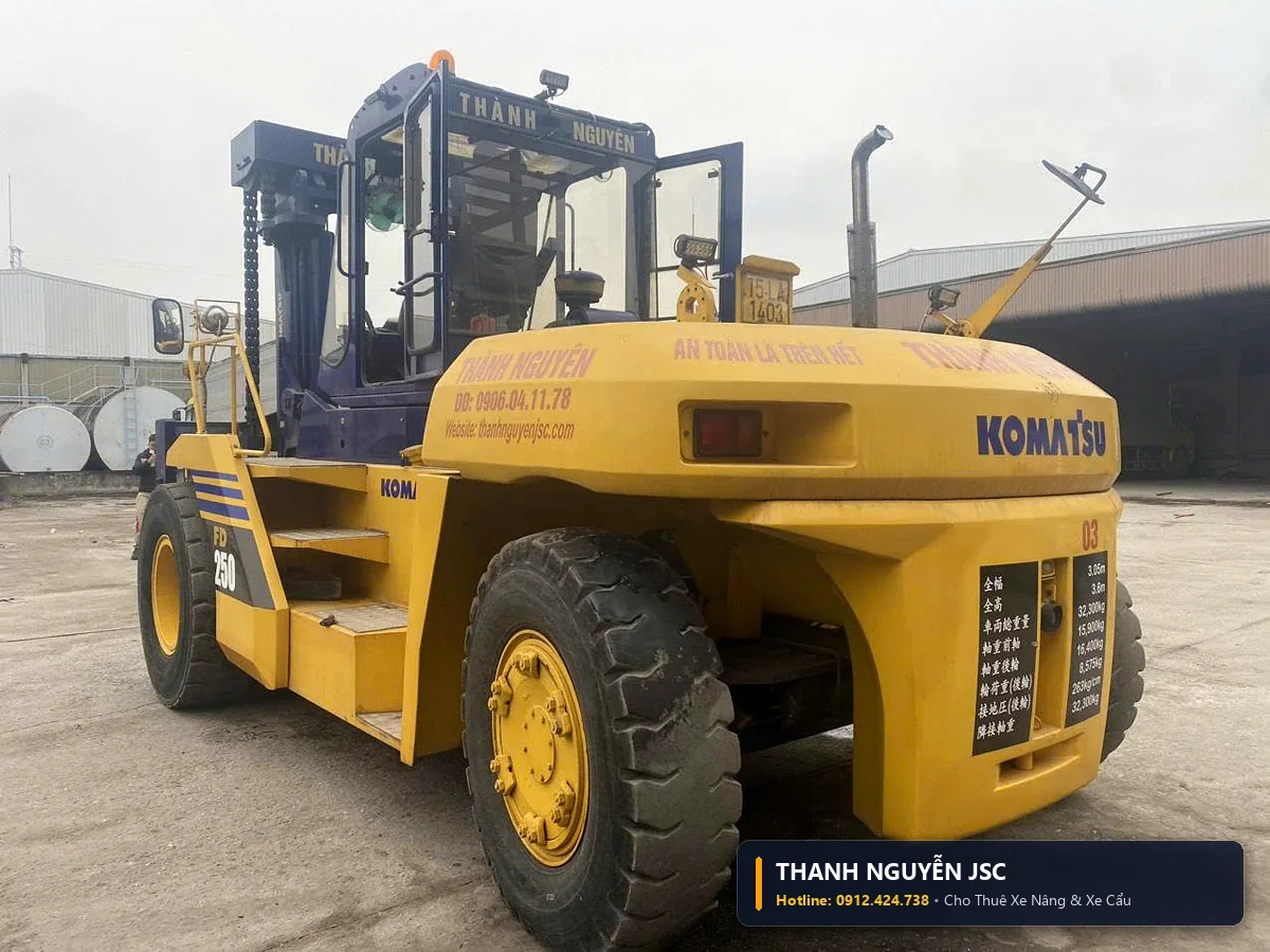 Thông số kỹ thuật nguyên bản và biển kiểm định an toàn 15-LA 1403 xe nâng 25 tấn Komatsu ASIA-APPOLO tại Bắc Giang