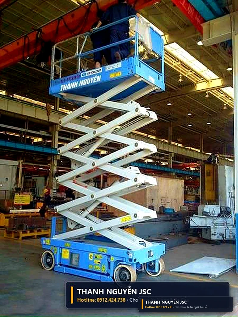 Cho thuê xe nâng người cắt kéo Scissor Lift chạy điện tại Bắc Giang - ASIA-APPOLO